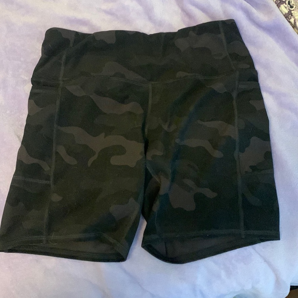 Camo biker shorts